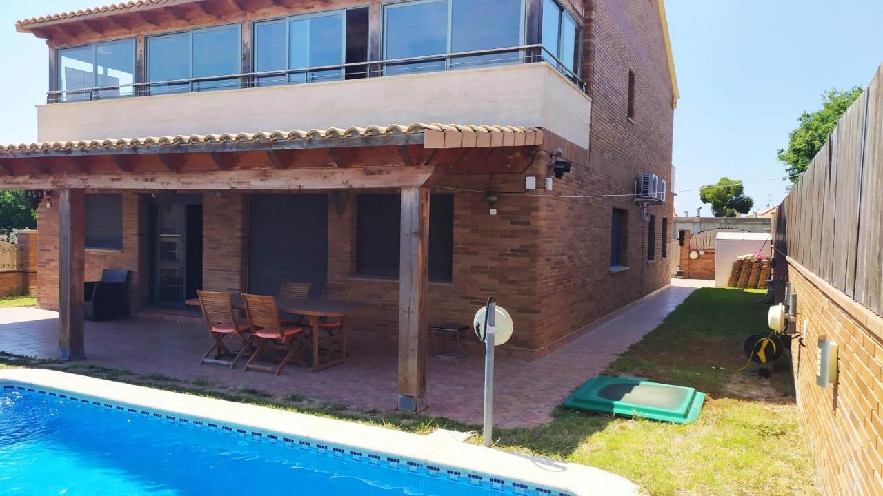 Вілла Chalet Moderno Con Piscina En Калафель Екстер'єр фото
